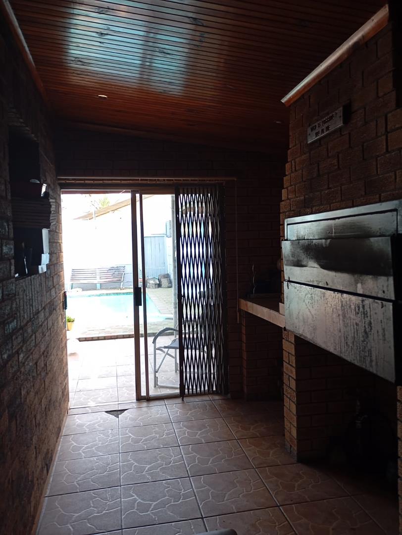 To Let 3 Bedroom Property for Rent in Cravenby Western Cape